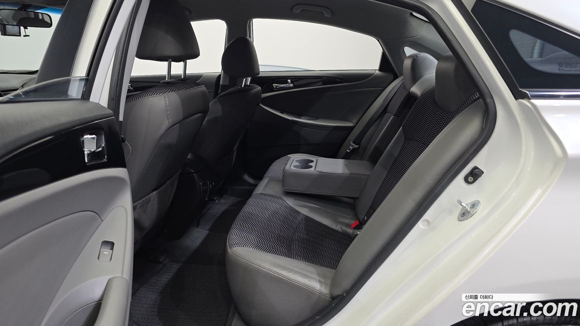 Hyundai Sonata 2010