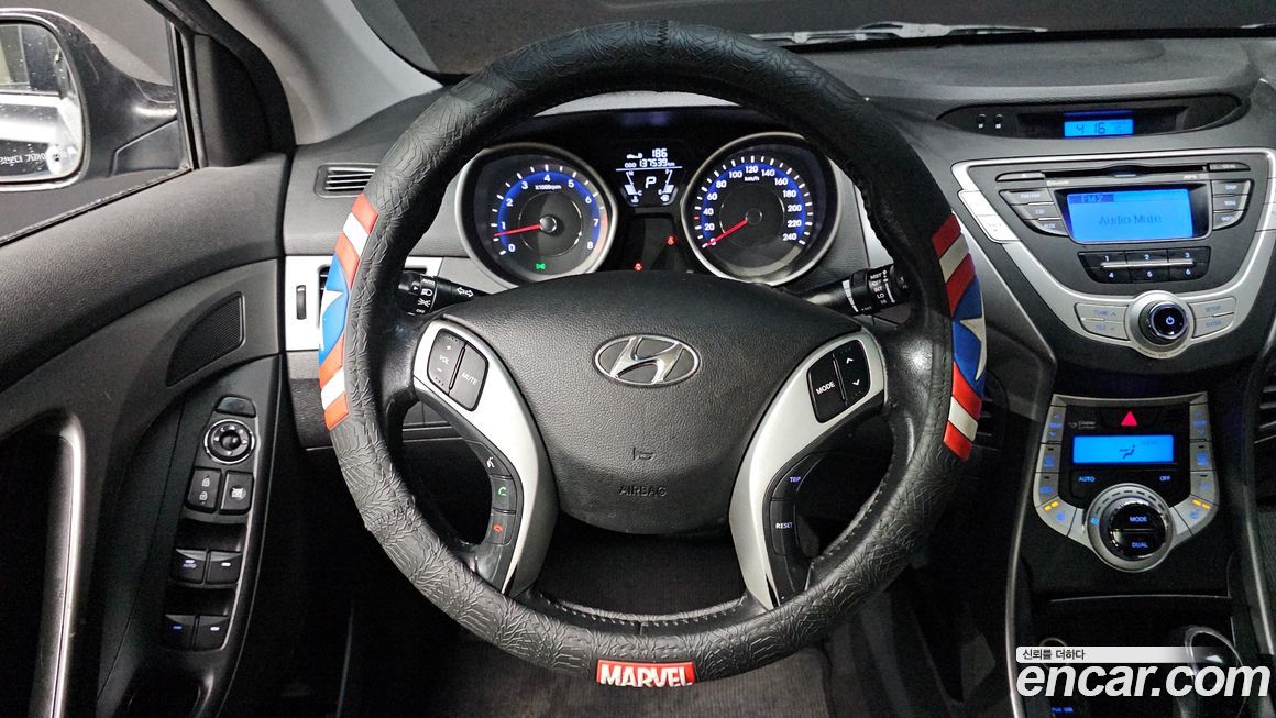 Hyundai AVANTE 2011