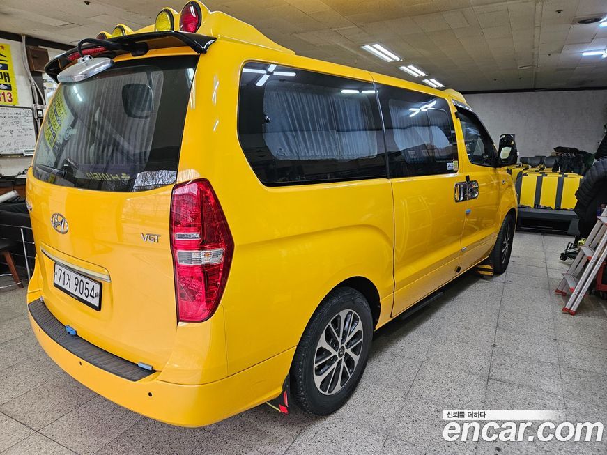 Hyundai Starex 2019