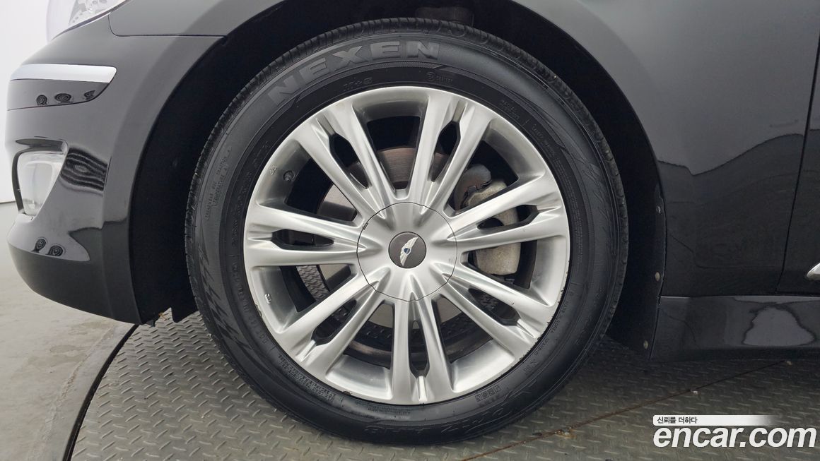 Hyundai Genesis 2012