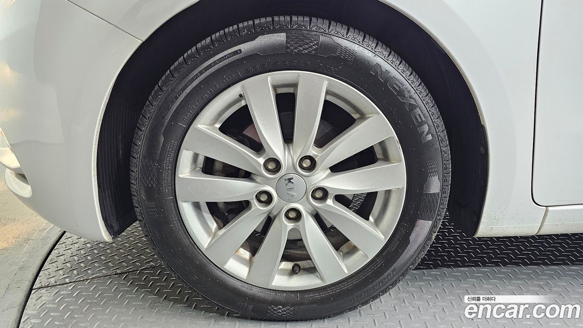 Kia K3 2013