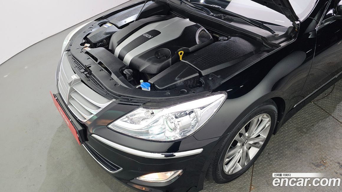 Hyundai Genesis 2012