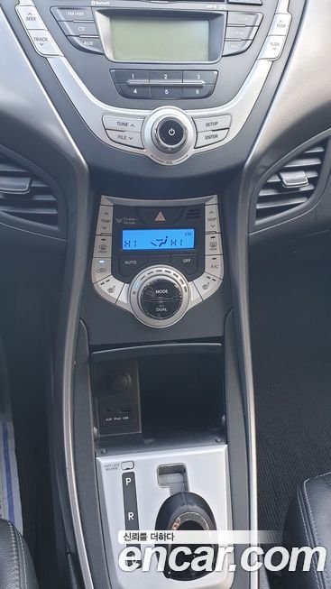Hyundai AVANTE 2011