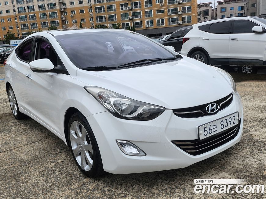 Hyundai AVANTE 2011