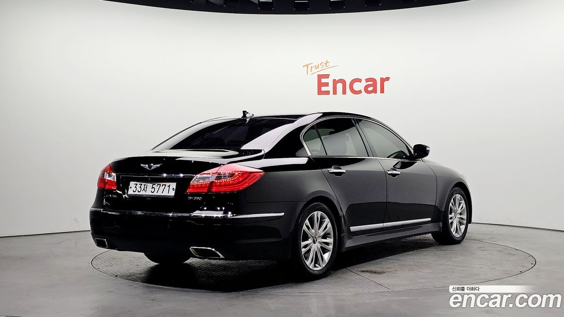 Hyundai Genesis 2012