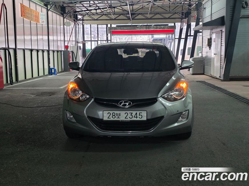 Hyundai AVANTE 2013
