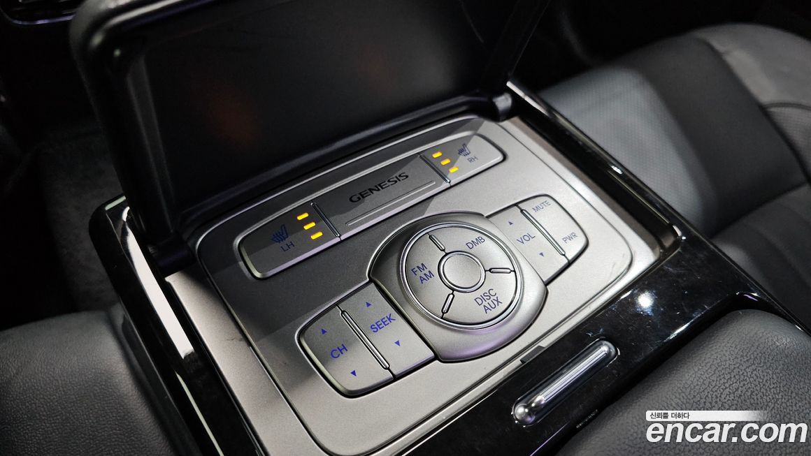 Hyundai Genesis 2012