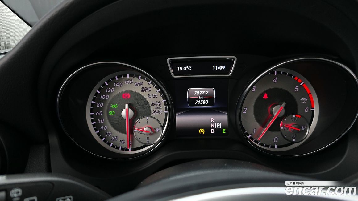 Mercedes-Benz GLA-Class 2015