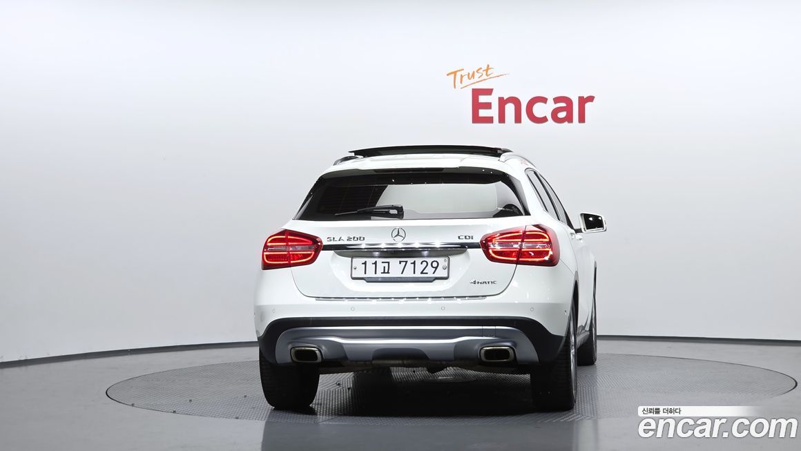 Mercedes-Benz GLA-Class 2015