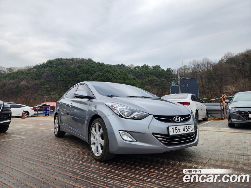 Hyundai AVANTE 2011
