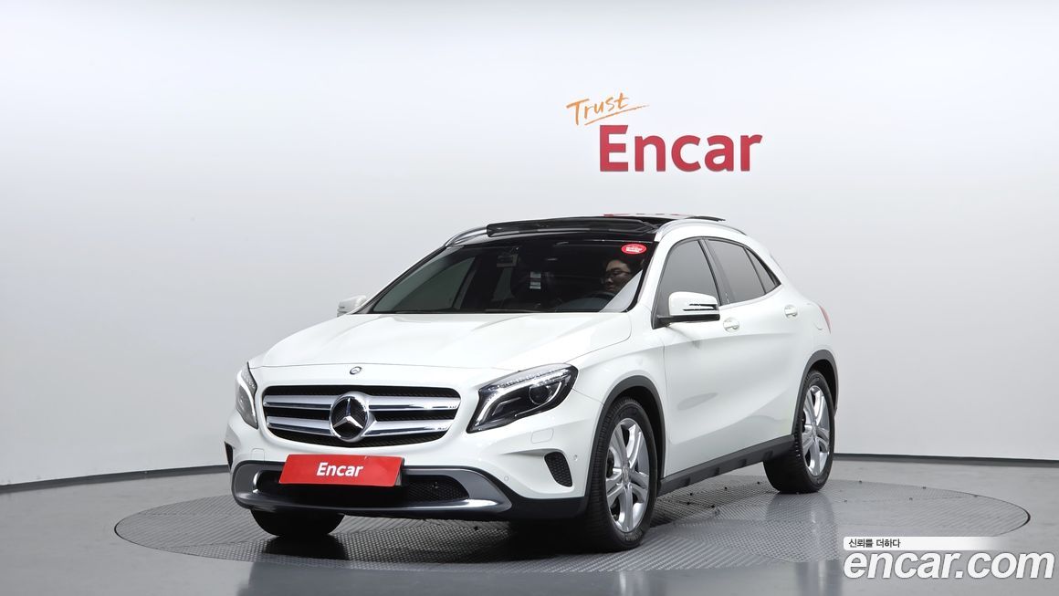 Mercedes-Benz GLA-Class 2015