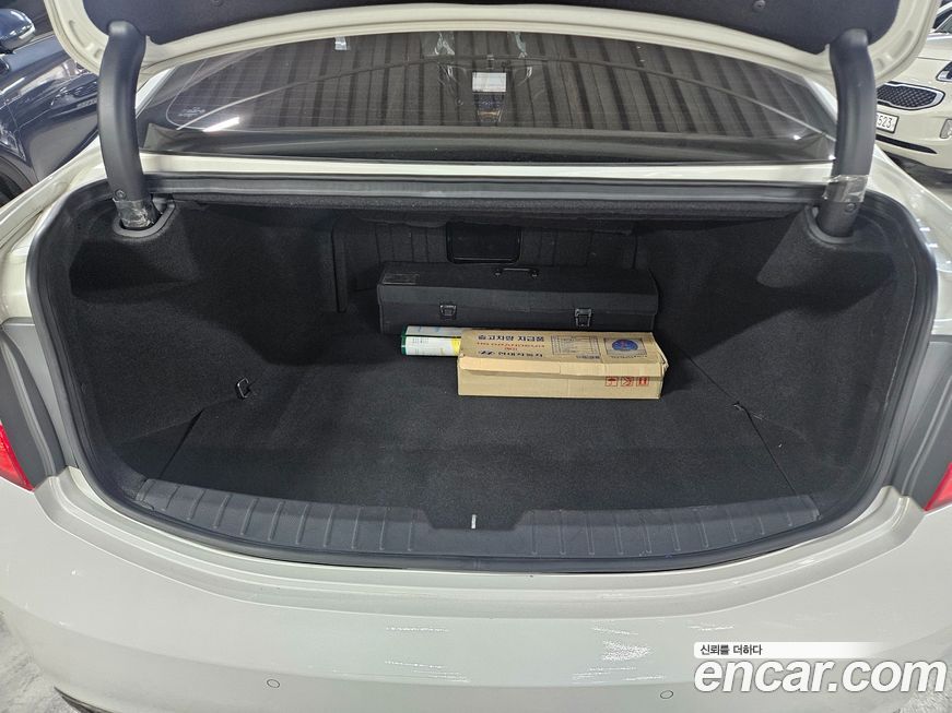 Hyundai Grandeur 2011