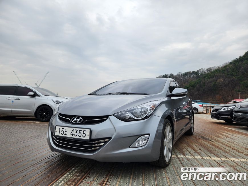 Hyundai AVANTE 2011