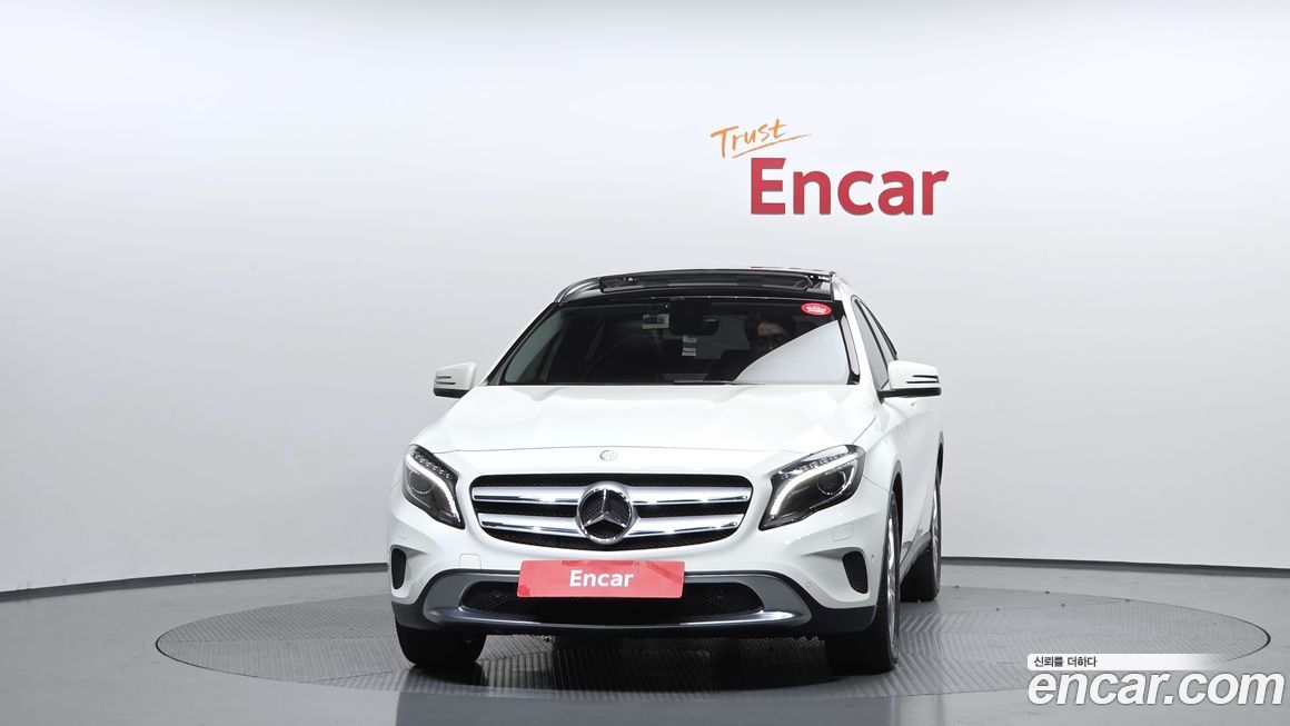Mercedes-Benz GLA-Class 2015