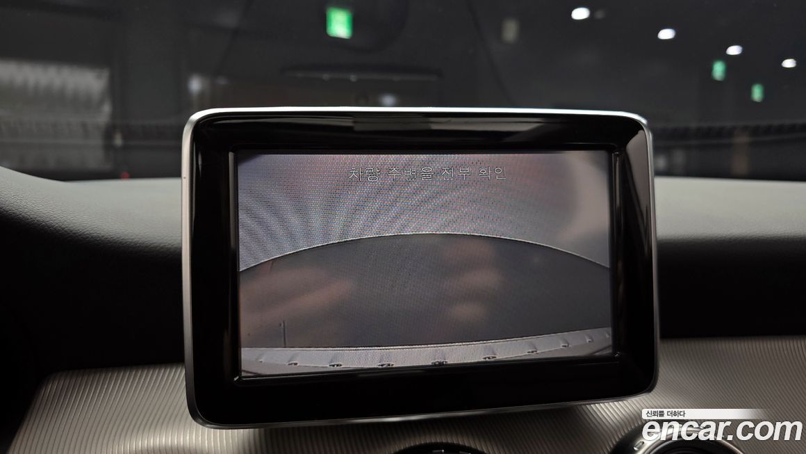 Mercedes-Benz GLA-Class 2015