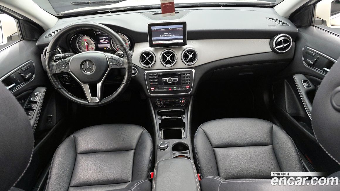 Mercedes-Benz GLA-Class 2015
