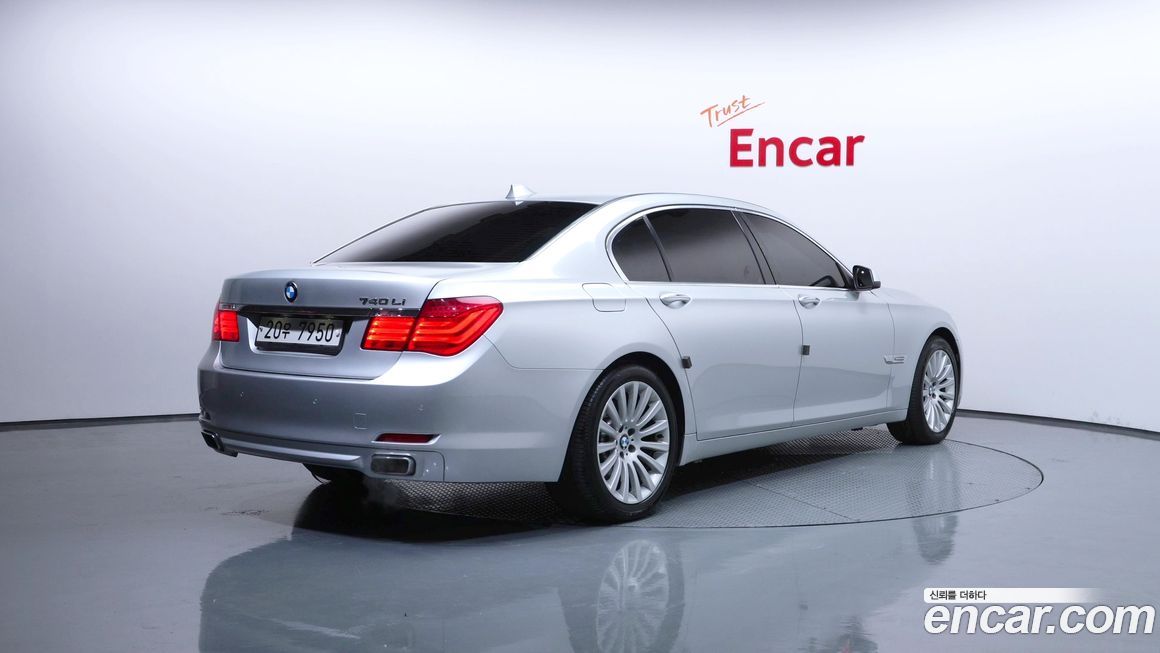 BMW 7-Series 2010