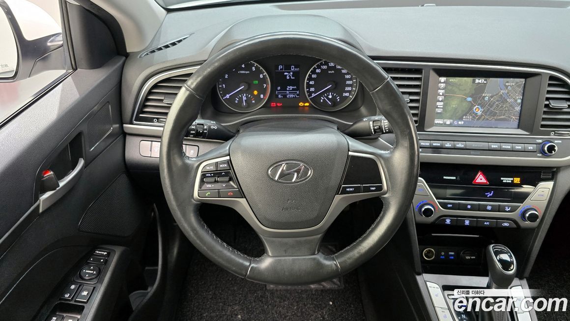 Hyundai AVANTE 2016