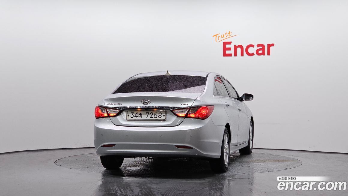 Hyundai Sonata 2011