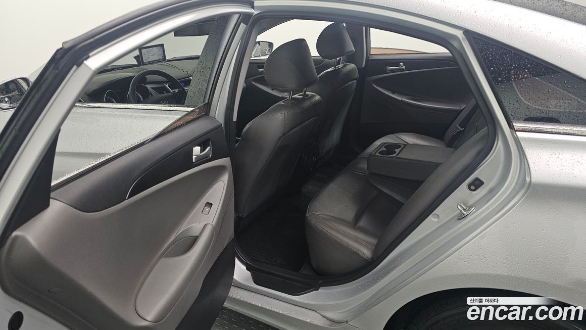 Hyundai Sonata 2011