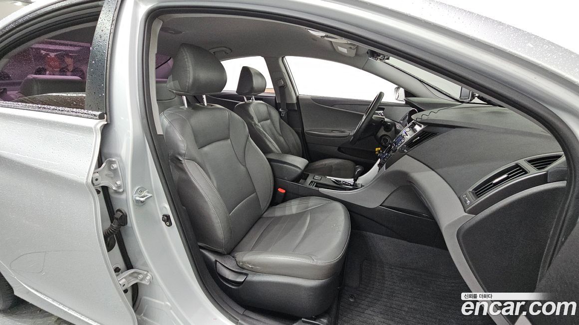 Hyundai Sonata 2011