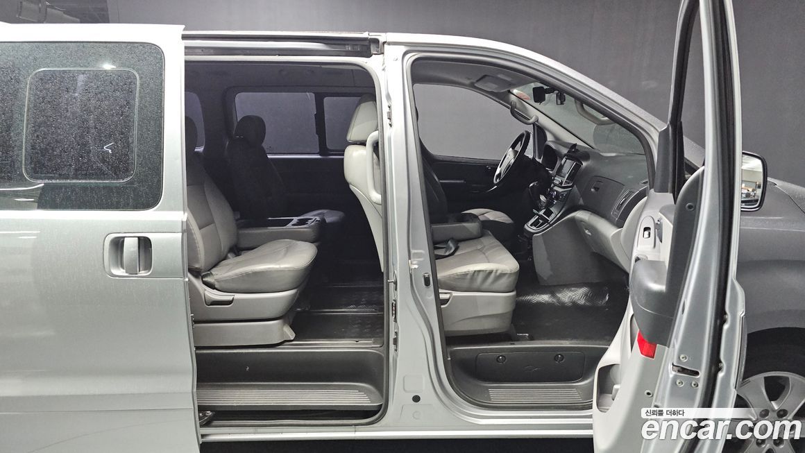 Hyundai Starex 2018