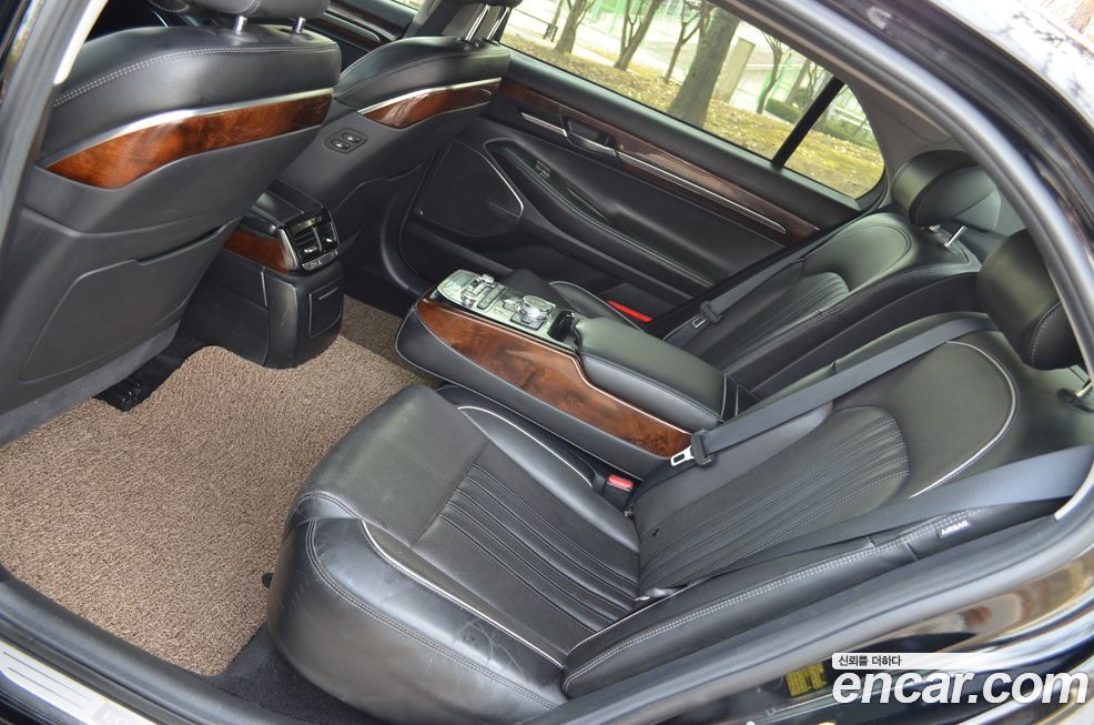 Genesis EQ900 2016