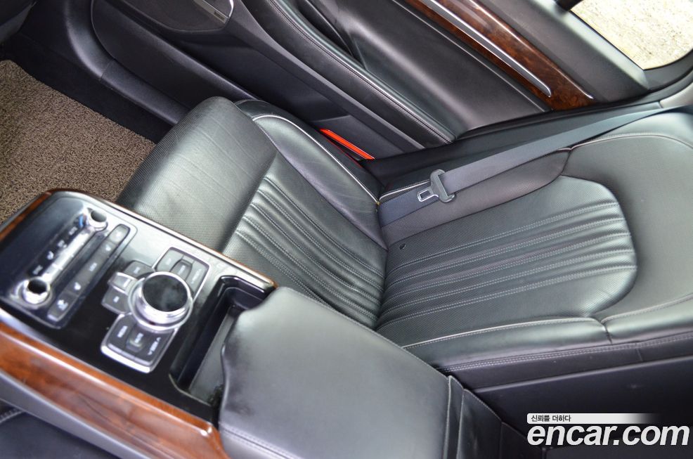 Genesis EQ900 2016