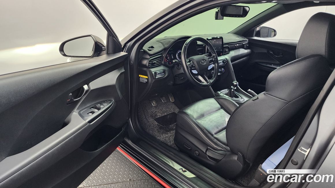 Hyundai Veloster 2020