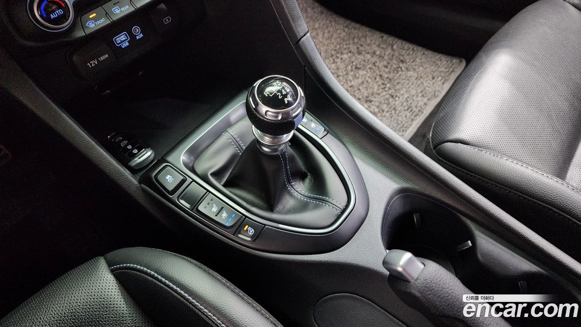 Hyundai Veloster 2020