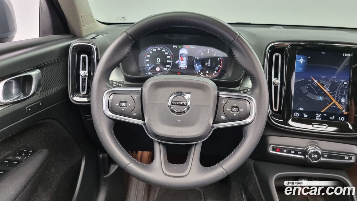 Volvo XC40 2021