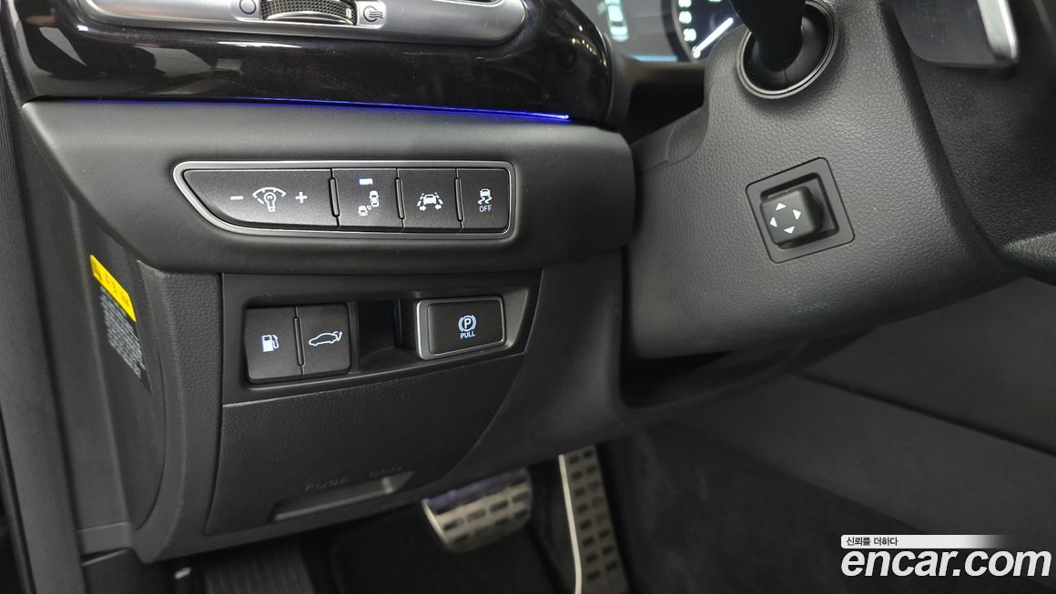 Genesis EQ900 2017