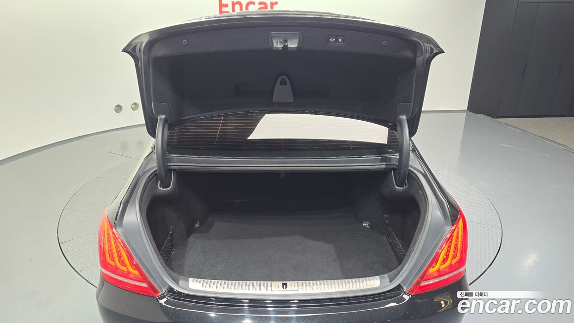 Genesis EQ900 2017