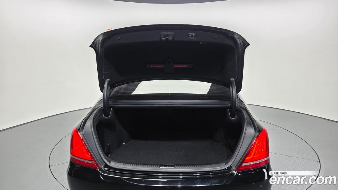 Genesis EQ900 2016