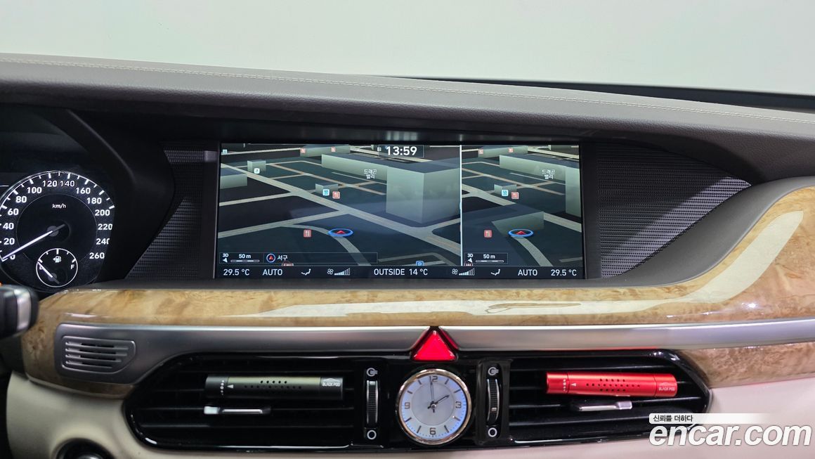 Genesis EQ900 2016