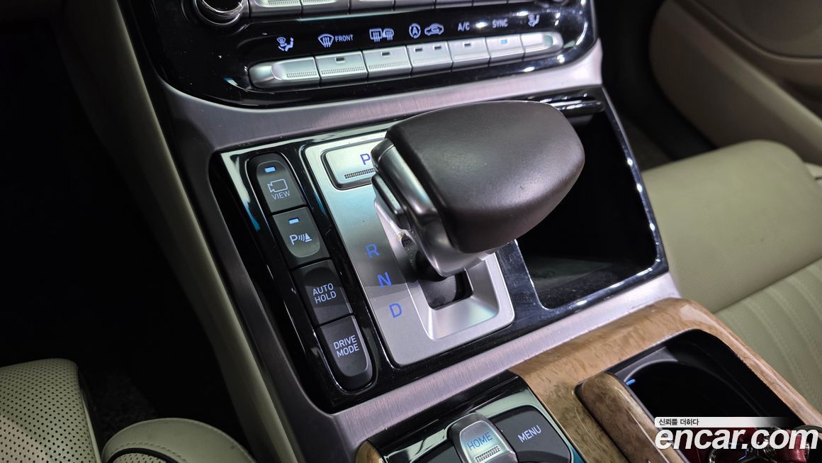 Genesis EQ900 2016