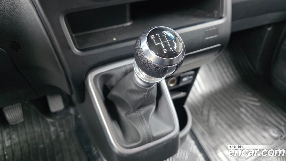 Hyundai Staria 2024