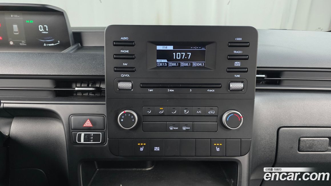 Hyundai Staria 2024