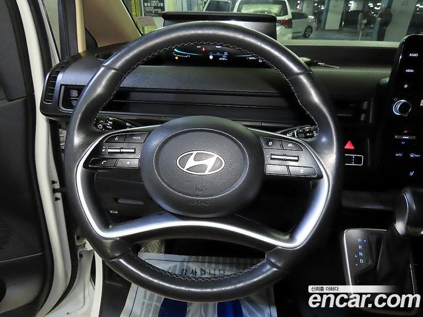 Hyundai Staria 2025