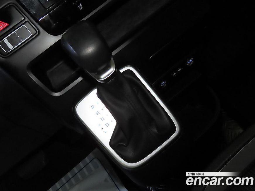 Hyundai Staria 2025