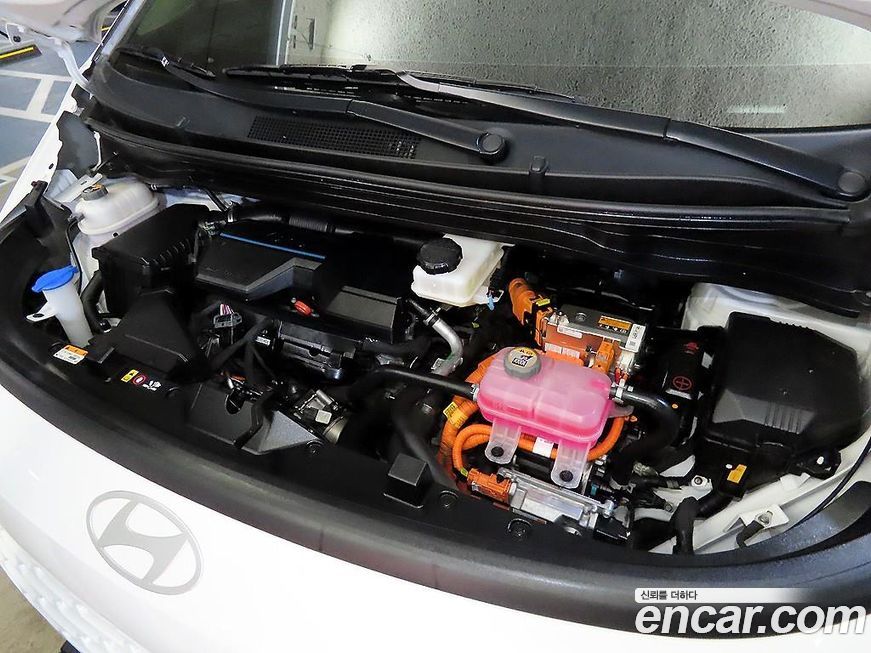 Hyundai Staria 2025