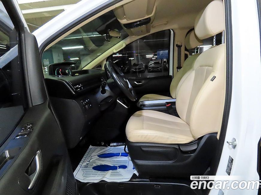 Hyundai Staria 2025