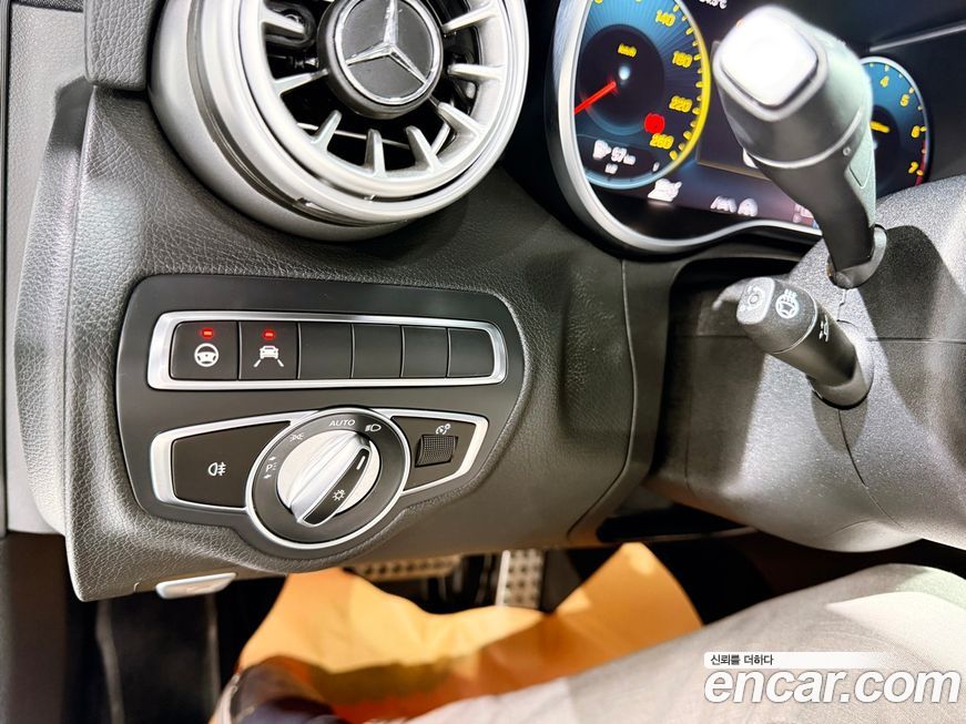 Mercedes-Benz C-Class 2021