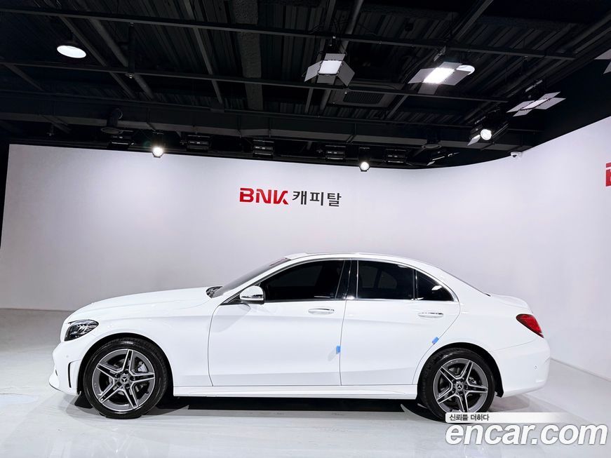 Mercedes-Benz C-Class 2021