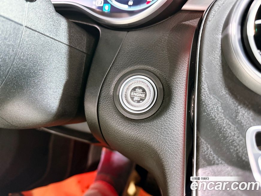 Mercedes-Benz C-Class 2021