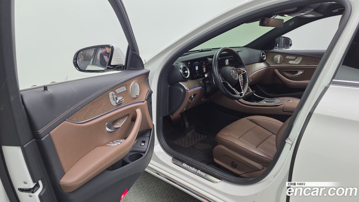 Mercedes-Benz E-Class 2022