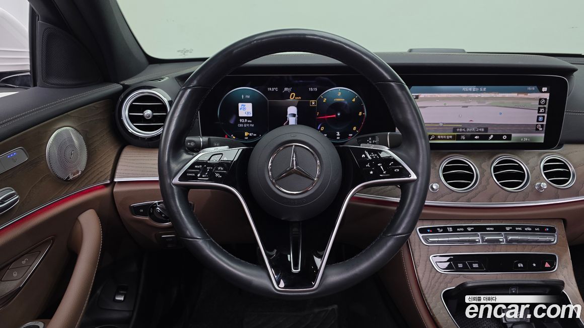 Mercedes-Benz E-Class 2022