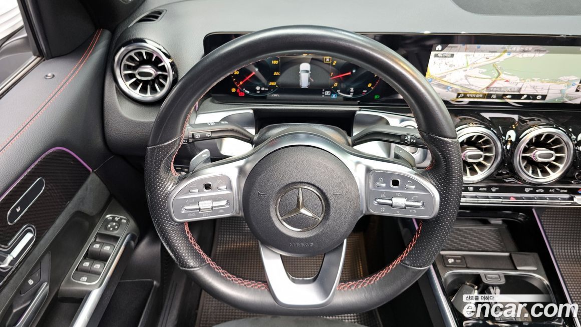 Mercedes-Benz GLB-Class 2021