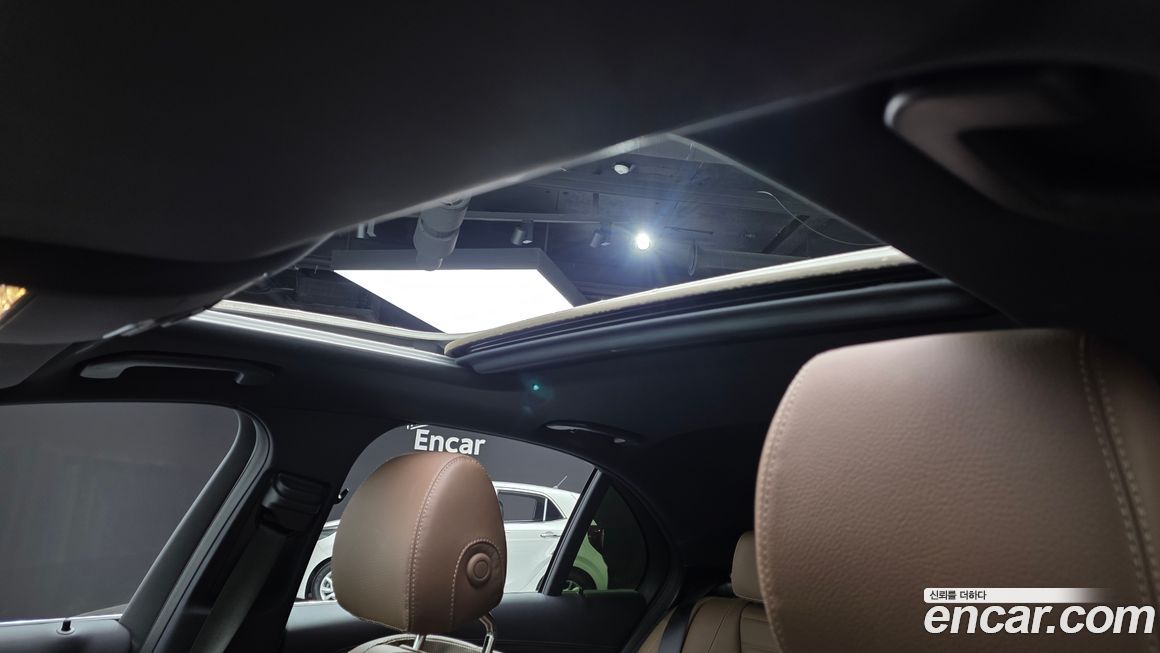 Mercedes-Benz E-Class 2022