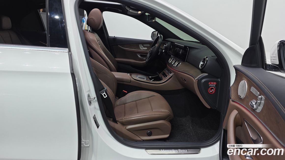 Mercedes-Benz E-Class 2022